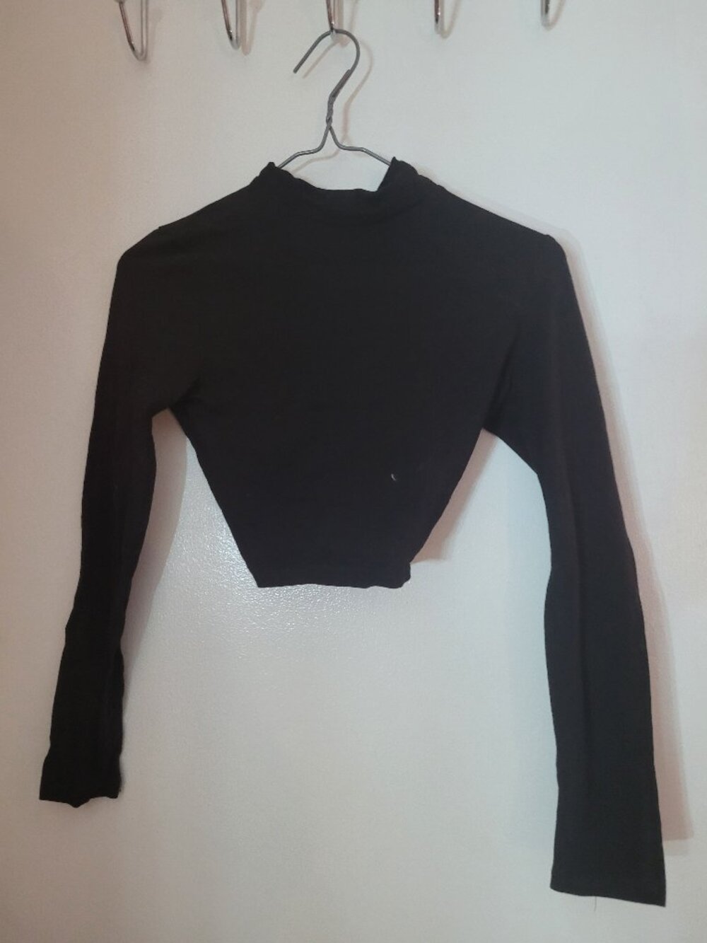 Black backless short top